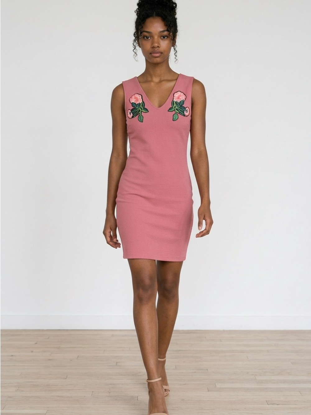 Sleeveless Rose Appliqué Bodycon Dress - Pink